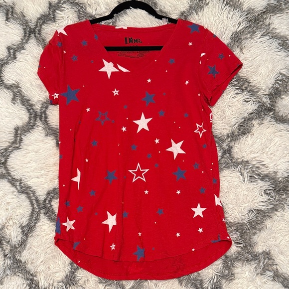 Red Star Pattern Tee Shirt - Picture 1 of 3